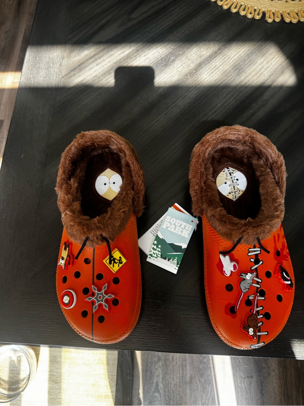 Mens 9/Womens 11. South Park / Kenny lined Crocs Clogs